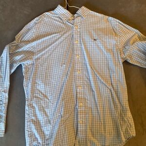 Vineyard Vines button down. Light blue and white. Large. Great condition